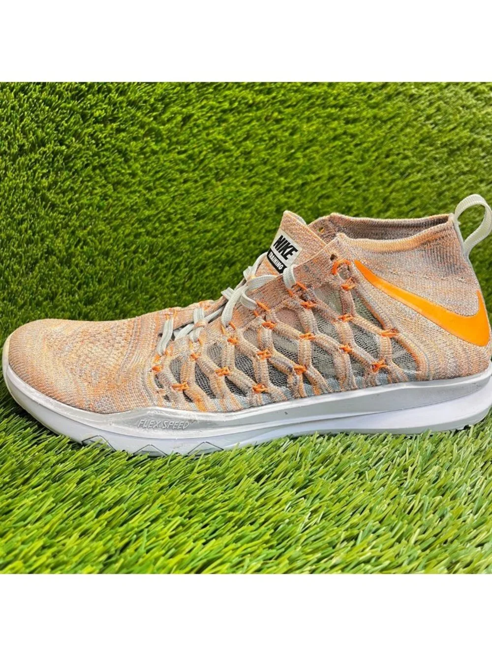 Nike Train Ultrafast Flyknit Mens Size 11.5 Orange White Athletic Shoes Sneakers